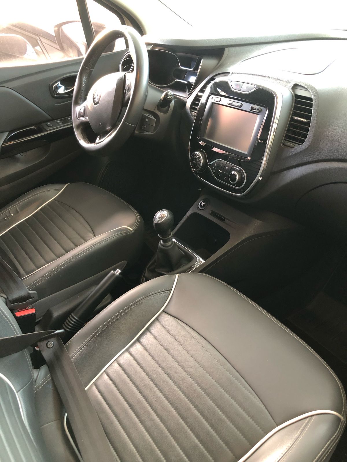 RENAULT CAPTUR INTENS 2.0 M/T 2017 - Image 3